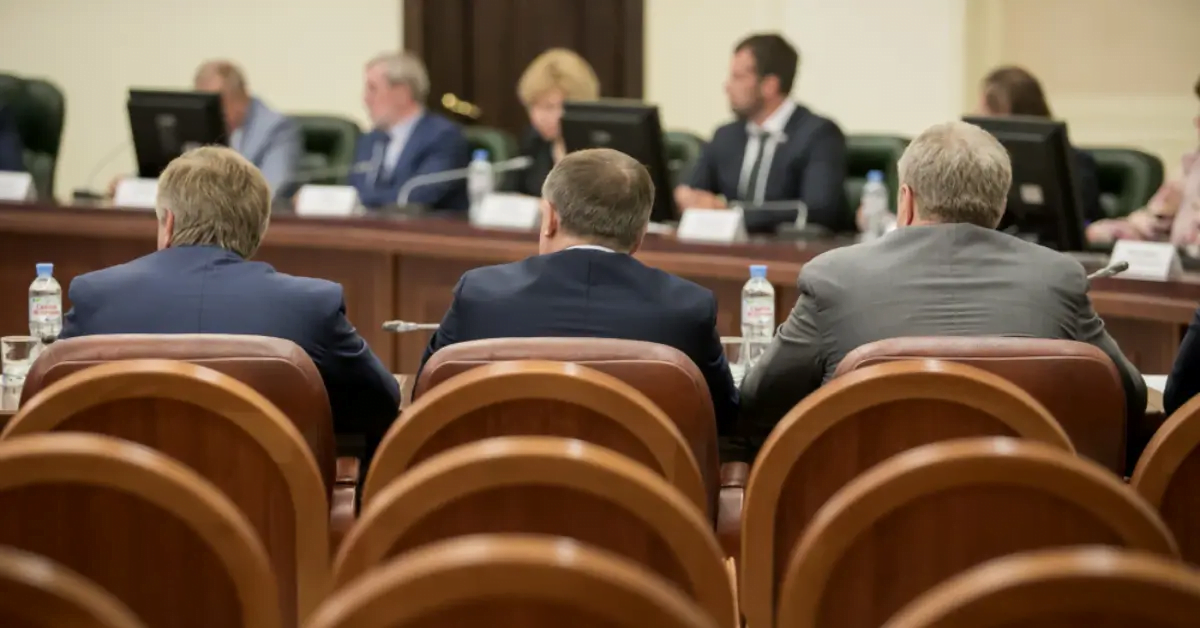 GSA Contracting 101: Everything Government Contractors Should Know - top government contractors Government procurement meeting